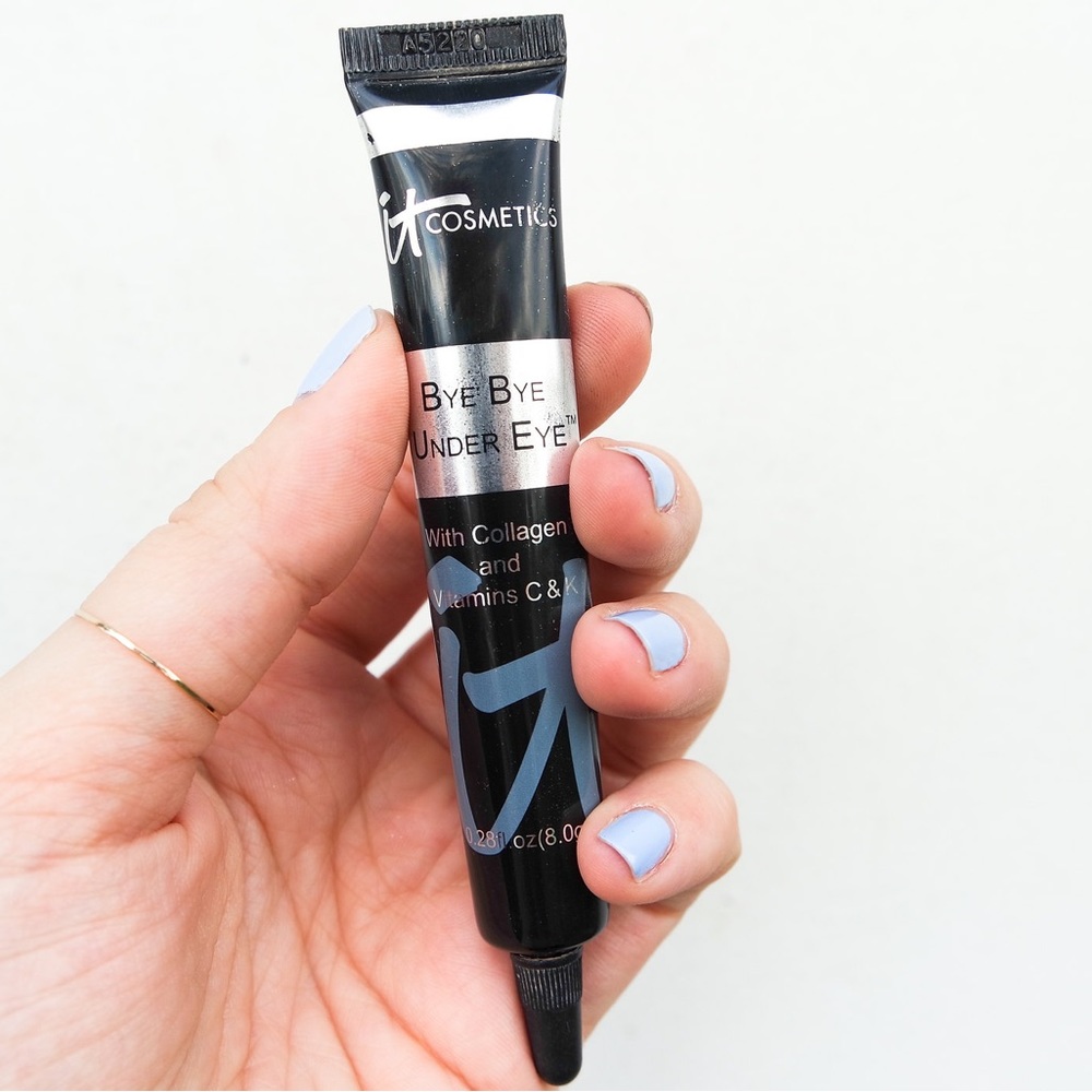 IT COSMETICS BYE BYE UNDER EYE CONCEALER LIGHT FULL SIZED